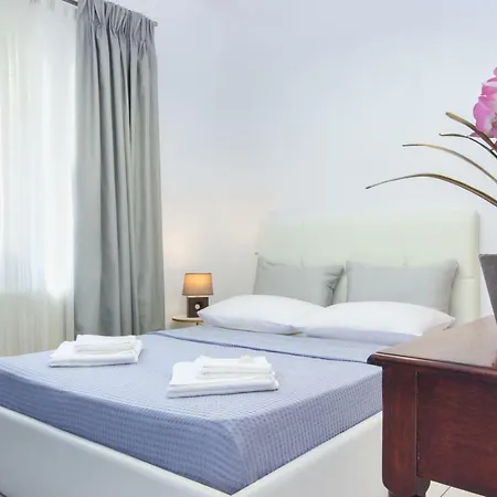 Agora Tatil Evi *